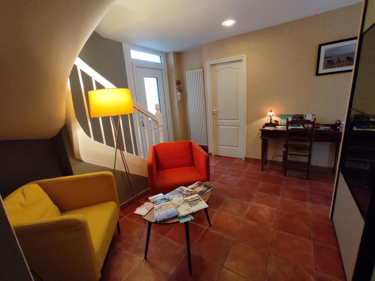 Aux Trois Palmiers Bed and Breakfast Σαιν-Μπριέκ Εξωτερικό φωτογραφία